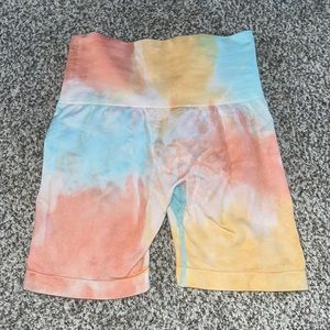 SCRUNCH BUTT WORKOUT SHORTS | SMALL | TYE DYE